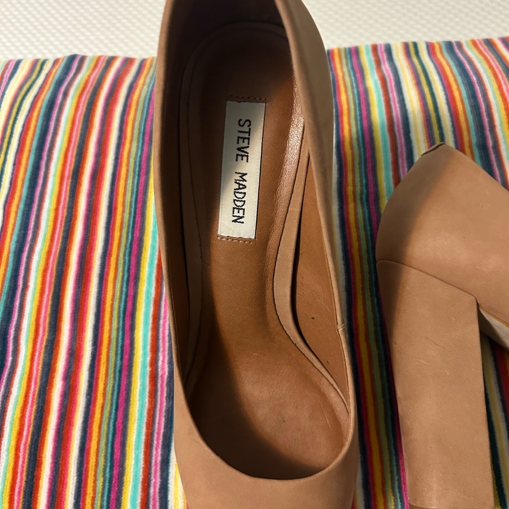 Steve Madden heels like new nubuck suede - Picture 10 of 10